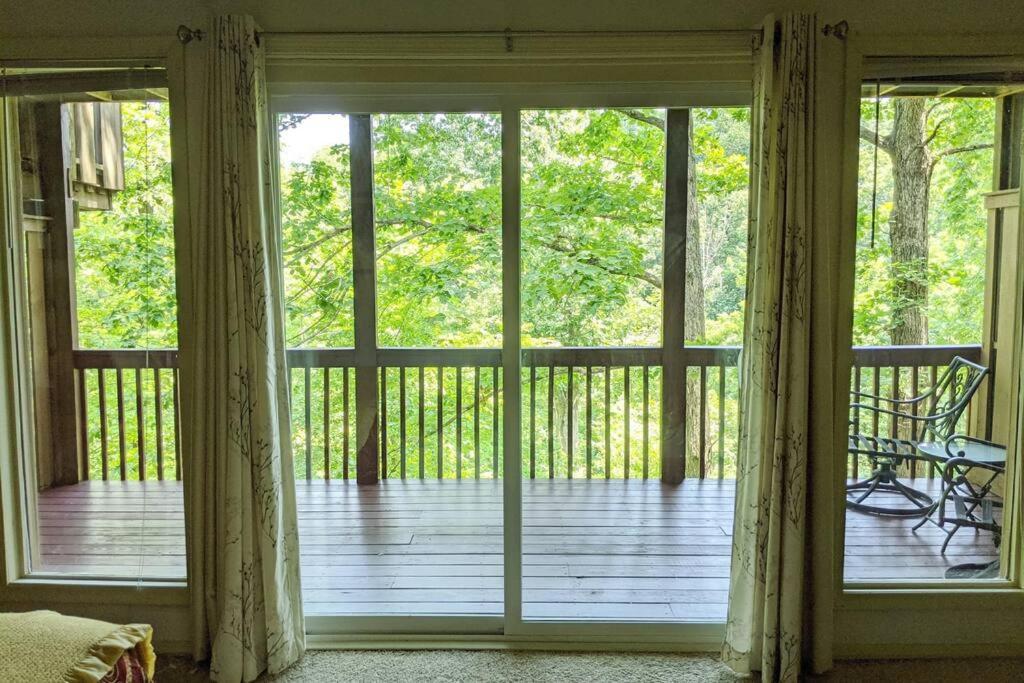 Appartamento Corner Lake Getaway Bella Vista Esterno foto