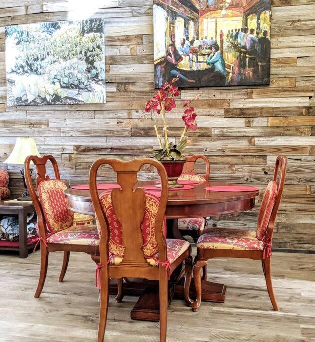 Appartamento Corner Lake Getaway Bella Vista Esterno foto