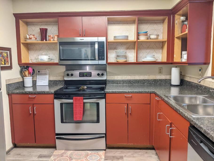 Appartamento Corner Lake Getaway Bella Vista Esterno foto